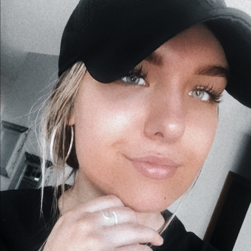 Meet your Posher, Jenna